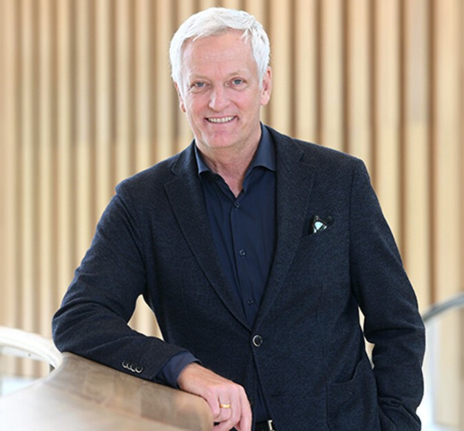 Portrait of Tim Hupe